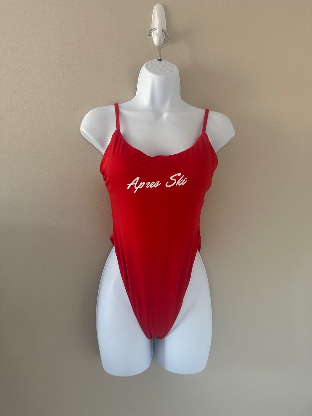 Dippin Daisys Women’s Crystal “Apres Ski” One Piece Red Swimsuit Sz Medium Beach